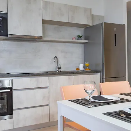 Beachfront Sunrise Srzic Apartman