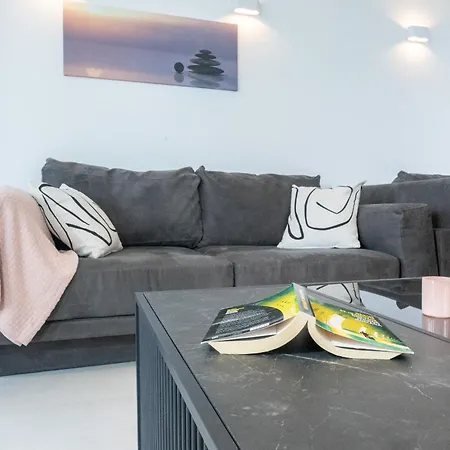 Apartment Beachfront Sunrise Srzic