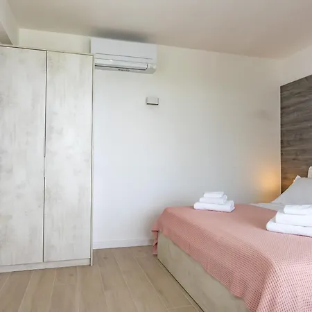 Apartman Beachfront Sunrise Srzic